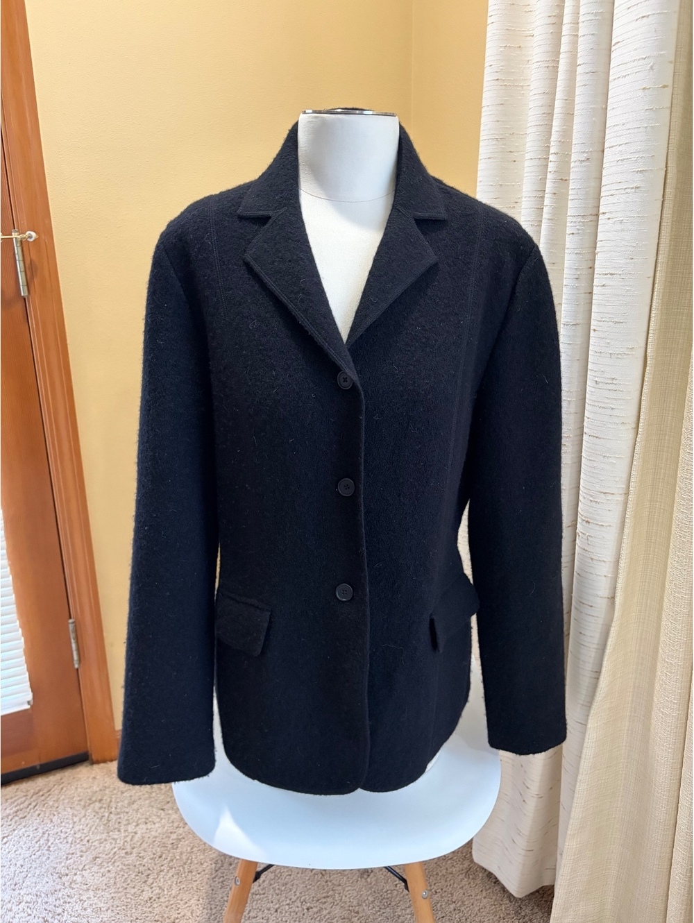Women's Land's End classic black textured wool blazer Size 14 3 button front